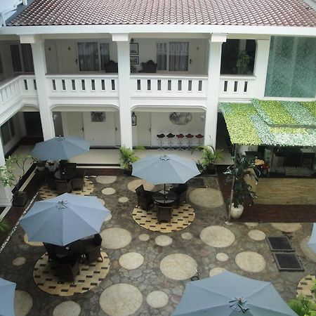 Ramayana Hotel Макасар Экстерьер фото