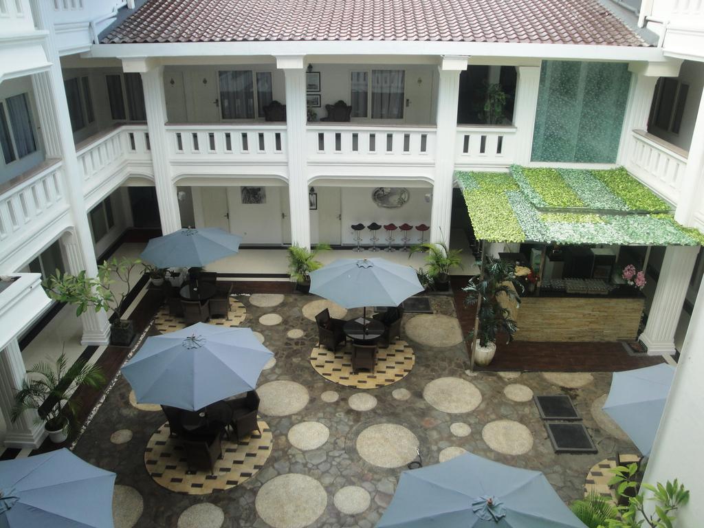 Ramayana Hotel Макасар Экстерьер фото