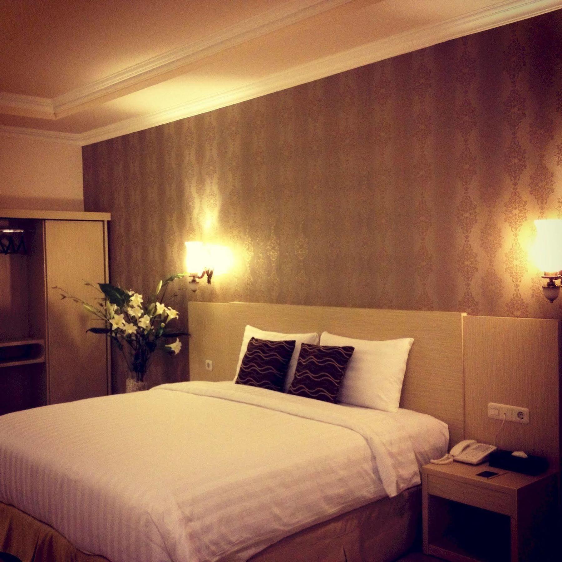 Ramayana Hotel Макасар Экстерьер фото